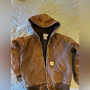 Carhartt coat/jacket. Montana Ranch so it’s been used. Woman’s small.